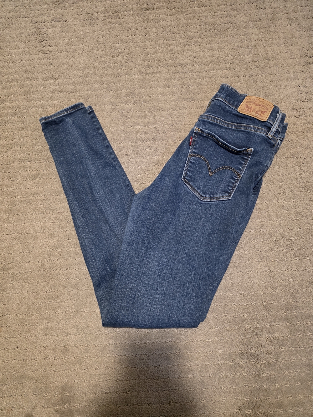 Levi's Women's Skinny Jeans in Medium Blue Wash